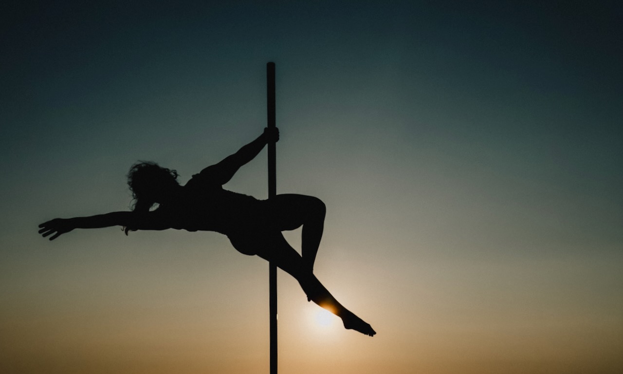 Aluguer de poste de pole dance em Lisboa para eventos privados
